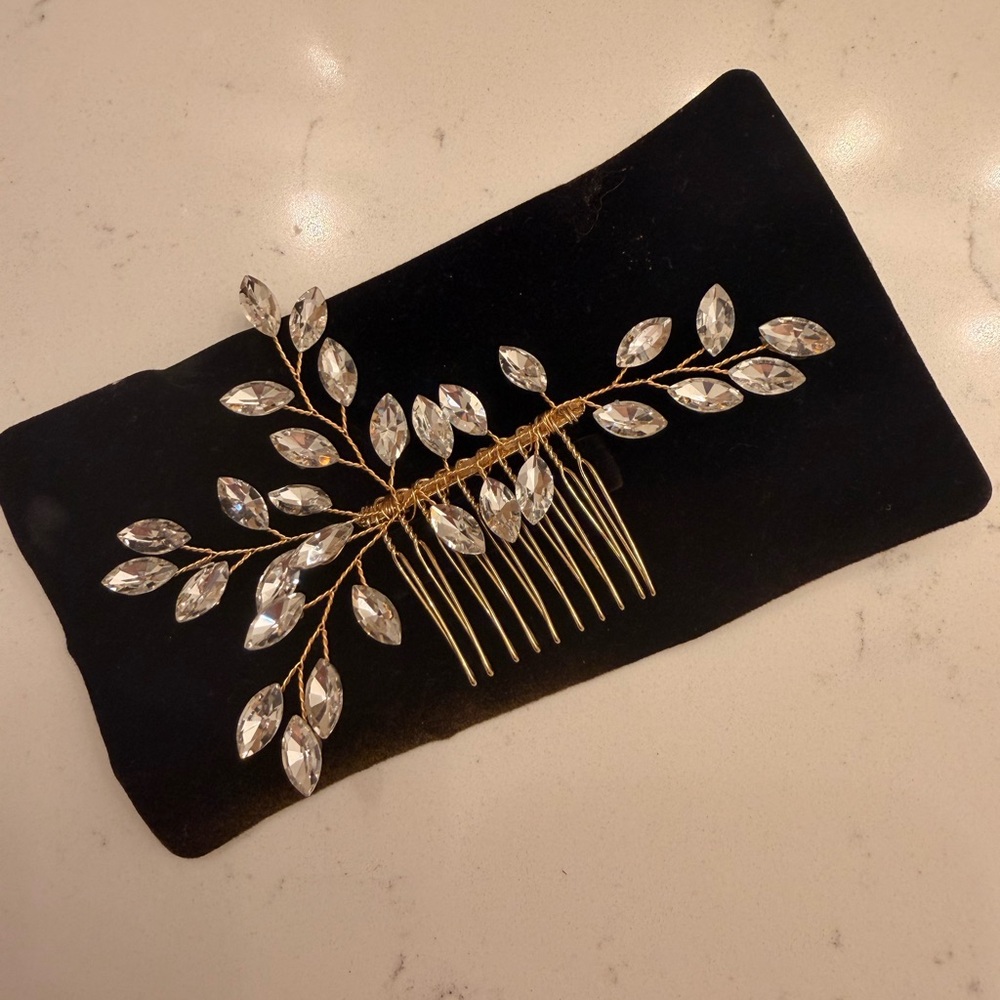 Bridal Crystal Leaf Gold Hair Comb - Picture 2 of 3